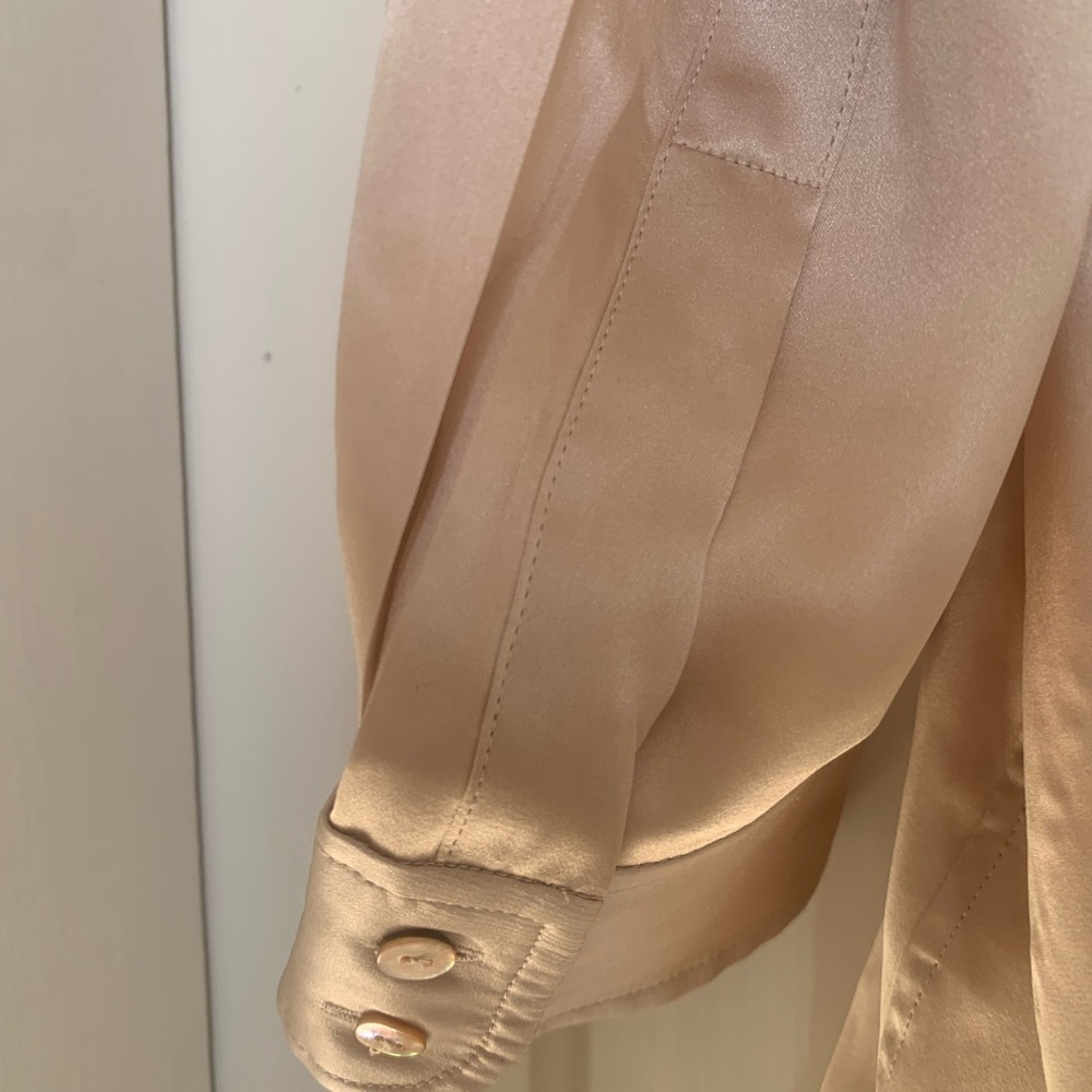 L'Agence 100% silk blouse in cream - Picture 7 of 9
